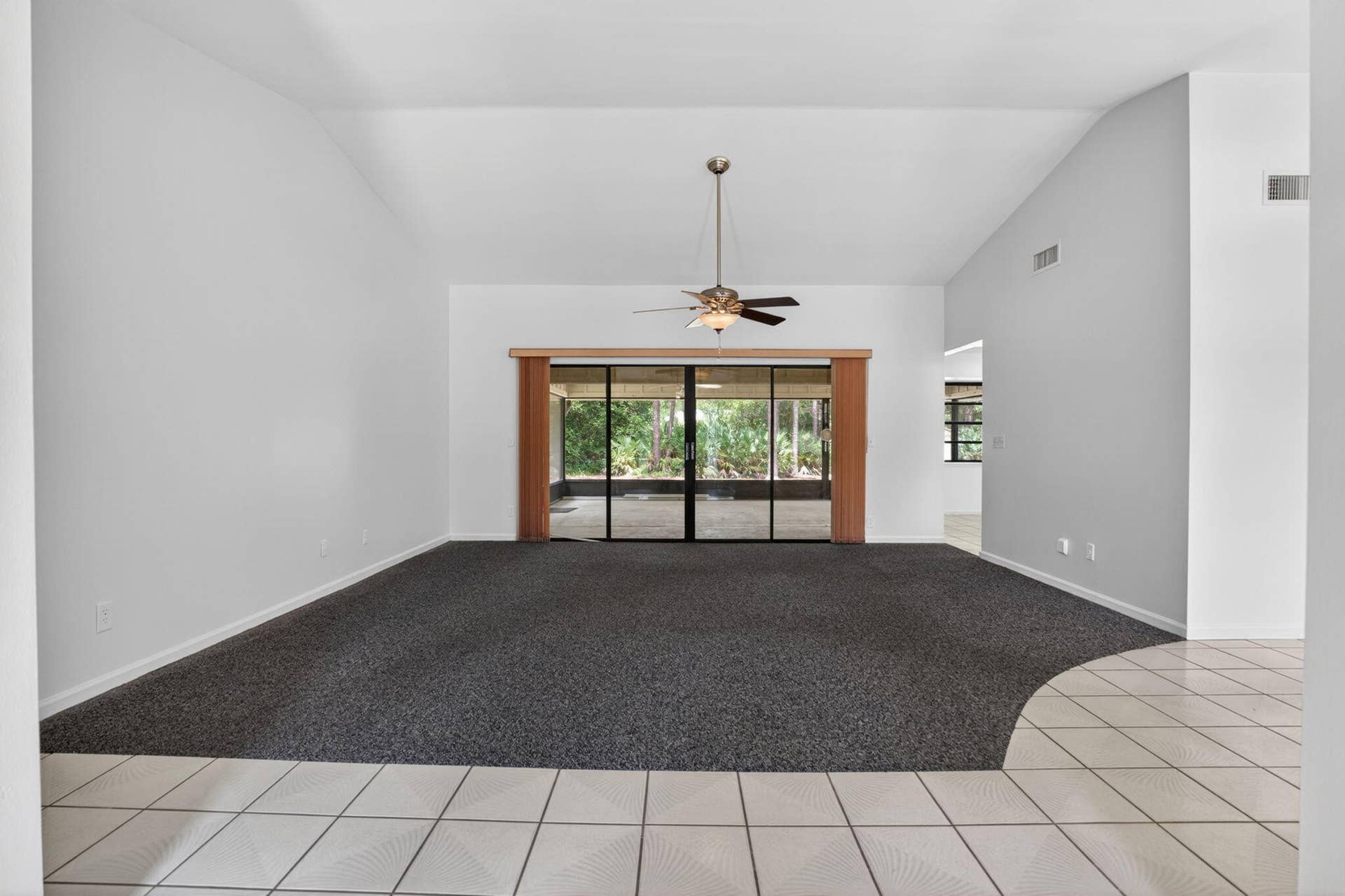 16735 Alexander Run, Jupiter, FL 33478 Living room.