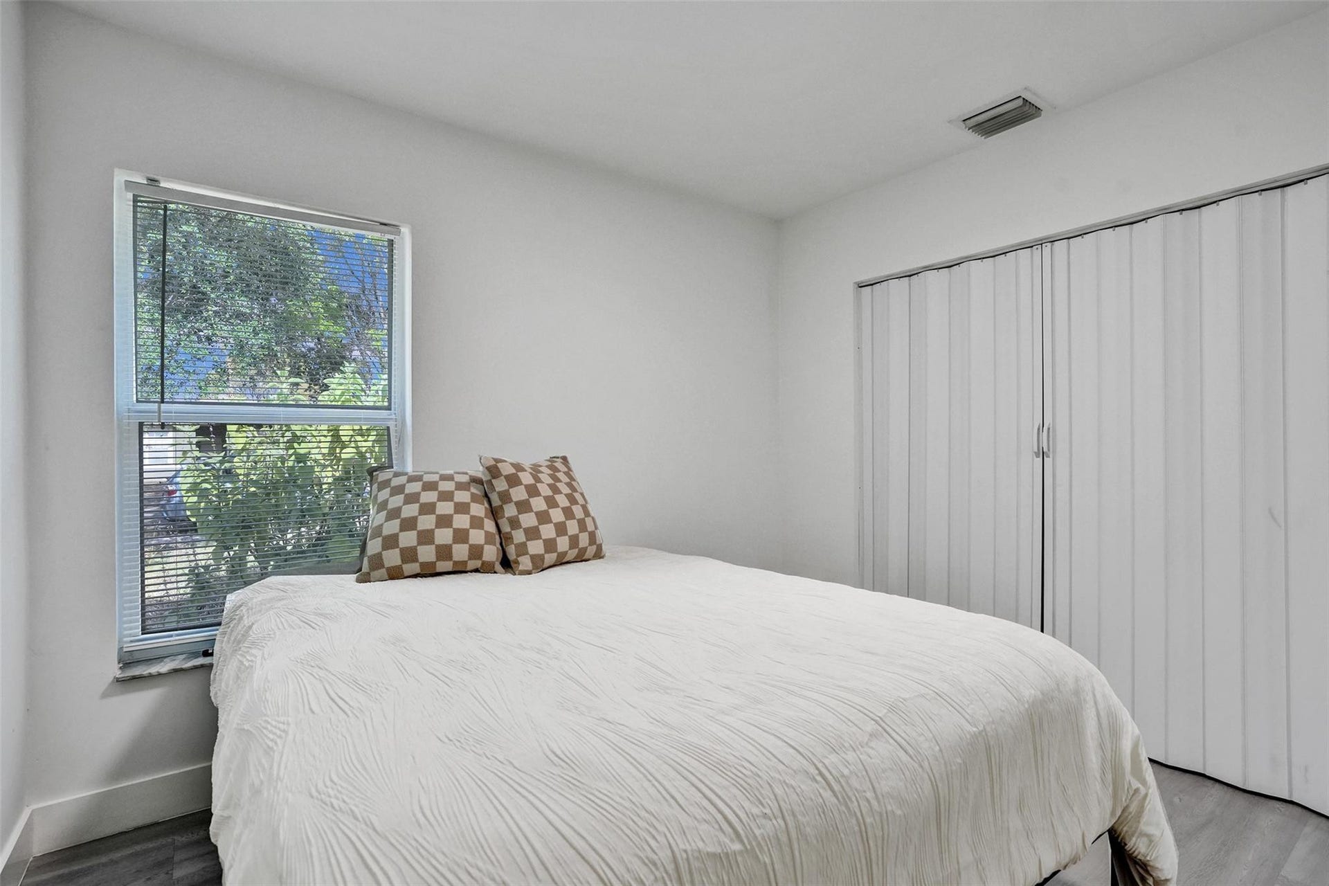 1590 NW 7th Lane, Pompano Beach, FL 33060 Photo 24