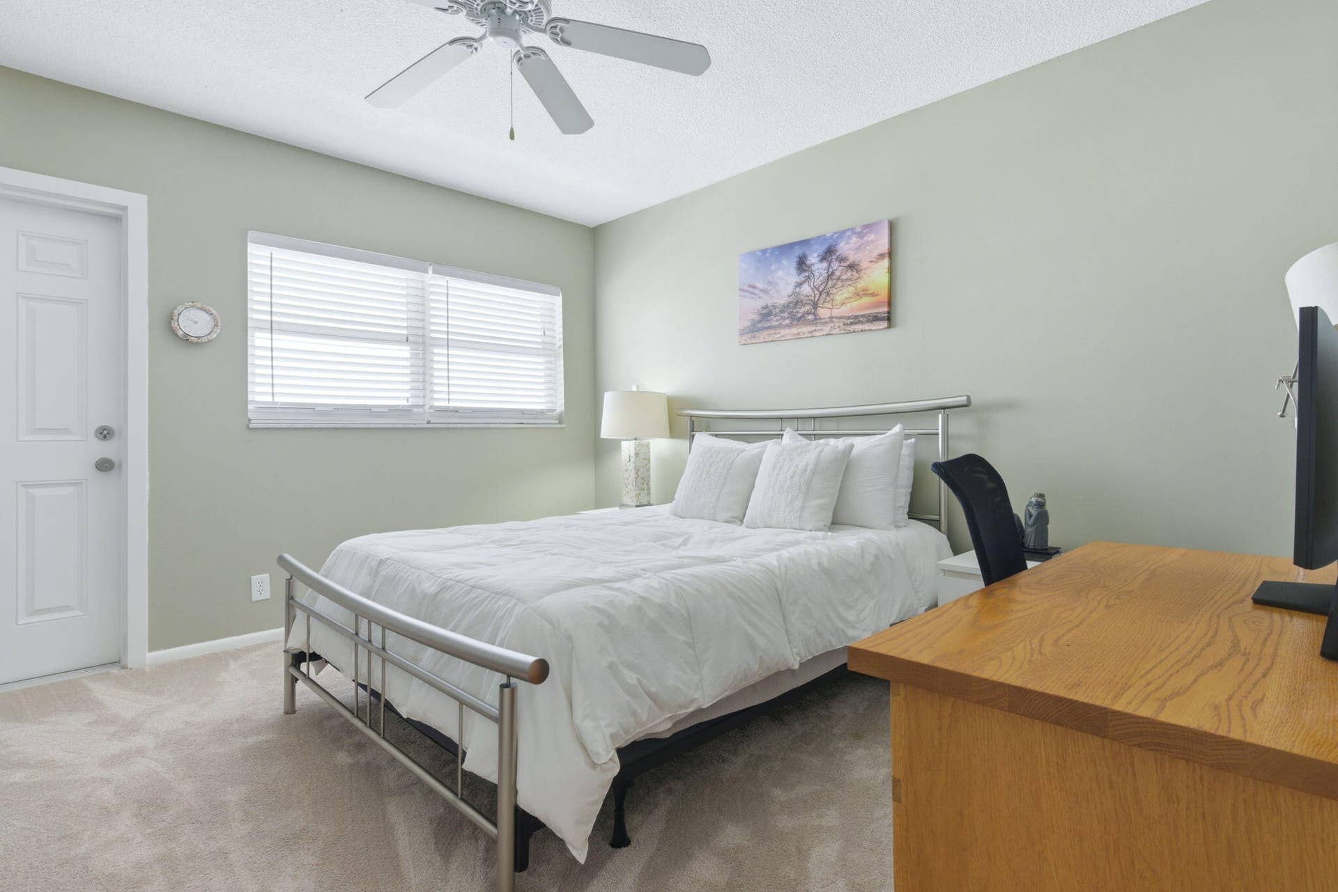 Guest Bedroom w/ 2 closets and entrance/exit door