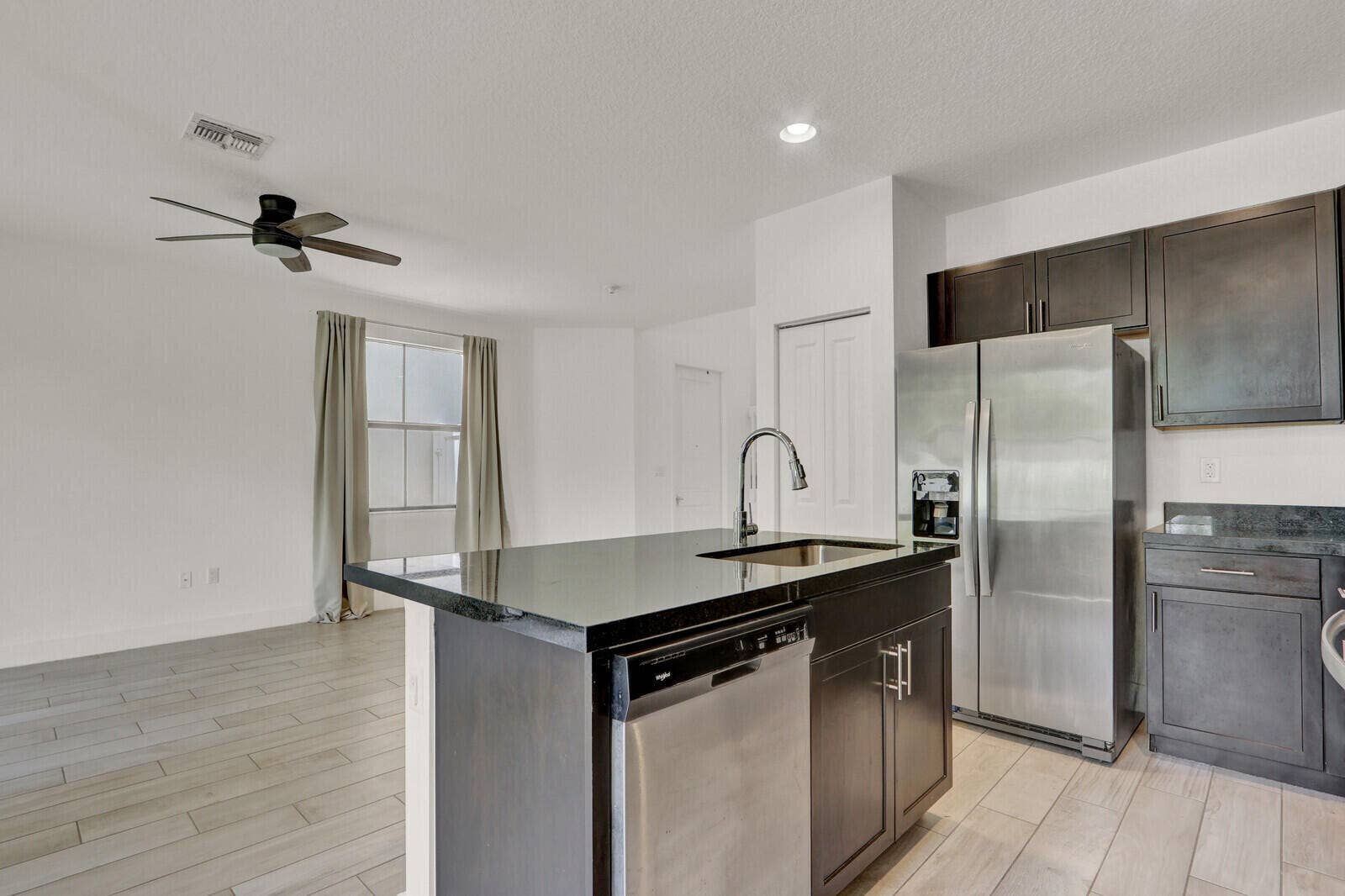 4008 Sequoia Place, Riviera Beach, FL 33410 1000011176