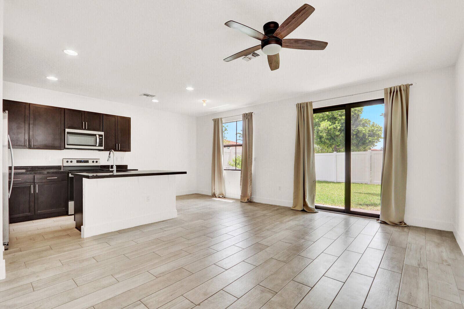 4008 Sequoia Place, Riviera Beach, FL 33410 1000011207