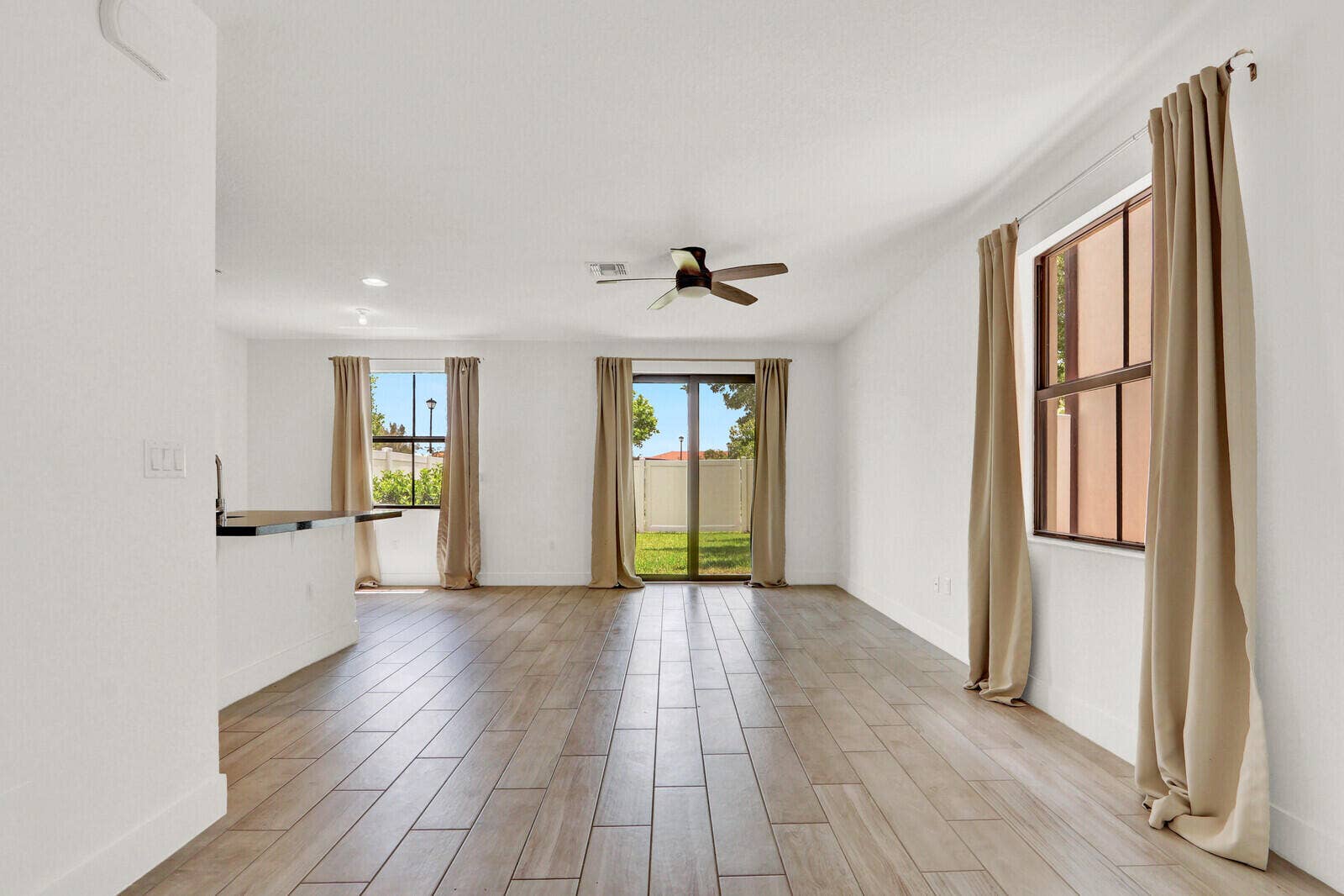 4008 Sequoia Place, Riviera Beach, FL 33410 1000011206
