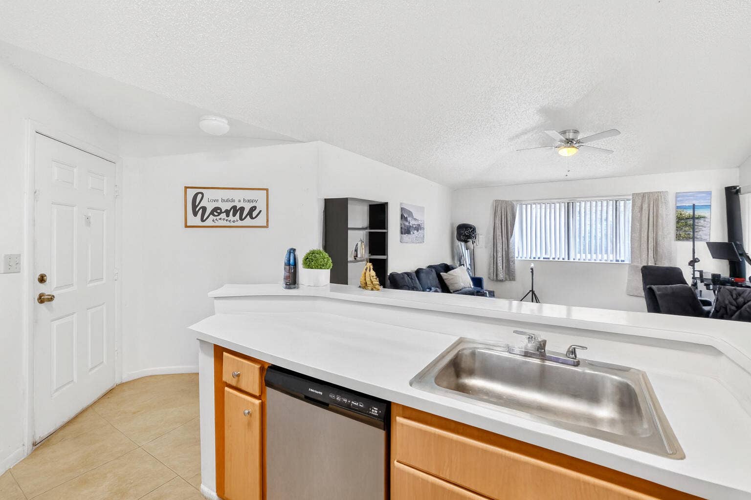 2550 SW 18th Terrace, #2005, Fort Lauderdale, FL 33315 15-web-or-mls-699A2928 - Virtual Cleanin