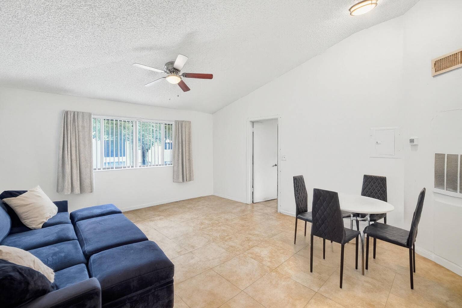 2550 SW 18th Terrace, #2005, Fort Lauderdale, FL 33315 6-web-or-mls-699A2952 - Virtual Cleaning