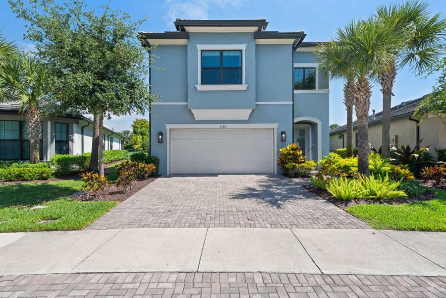 Property photo for 4688 E Pinehurst Trl Trail E, Oakland Park, FL