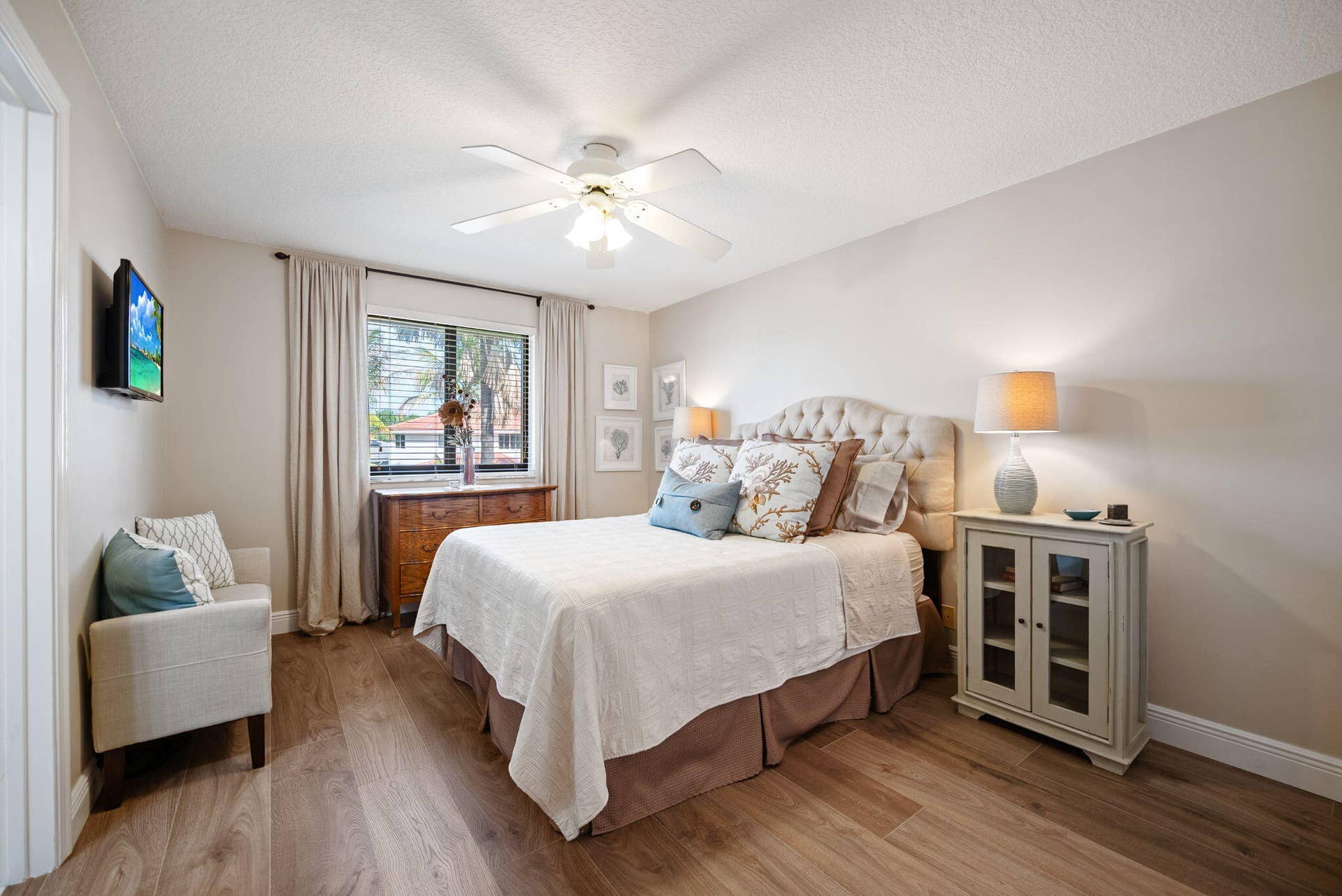 Another bedroom upstairs (total of 5 bedrooms on 2nd floor including the Owner's suite)