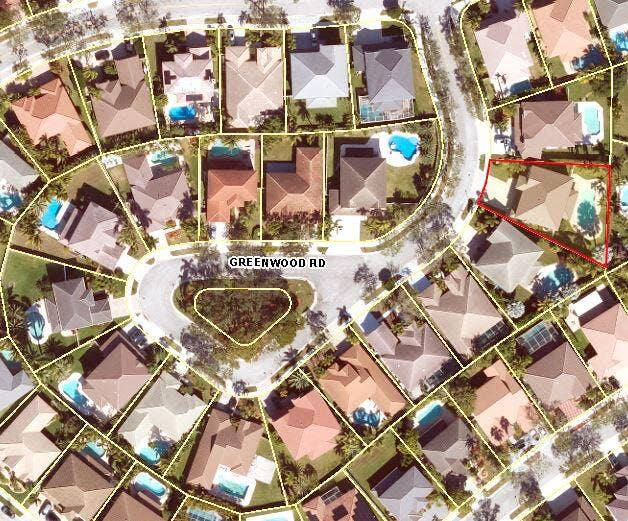 Located on a quiet culdesac road