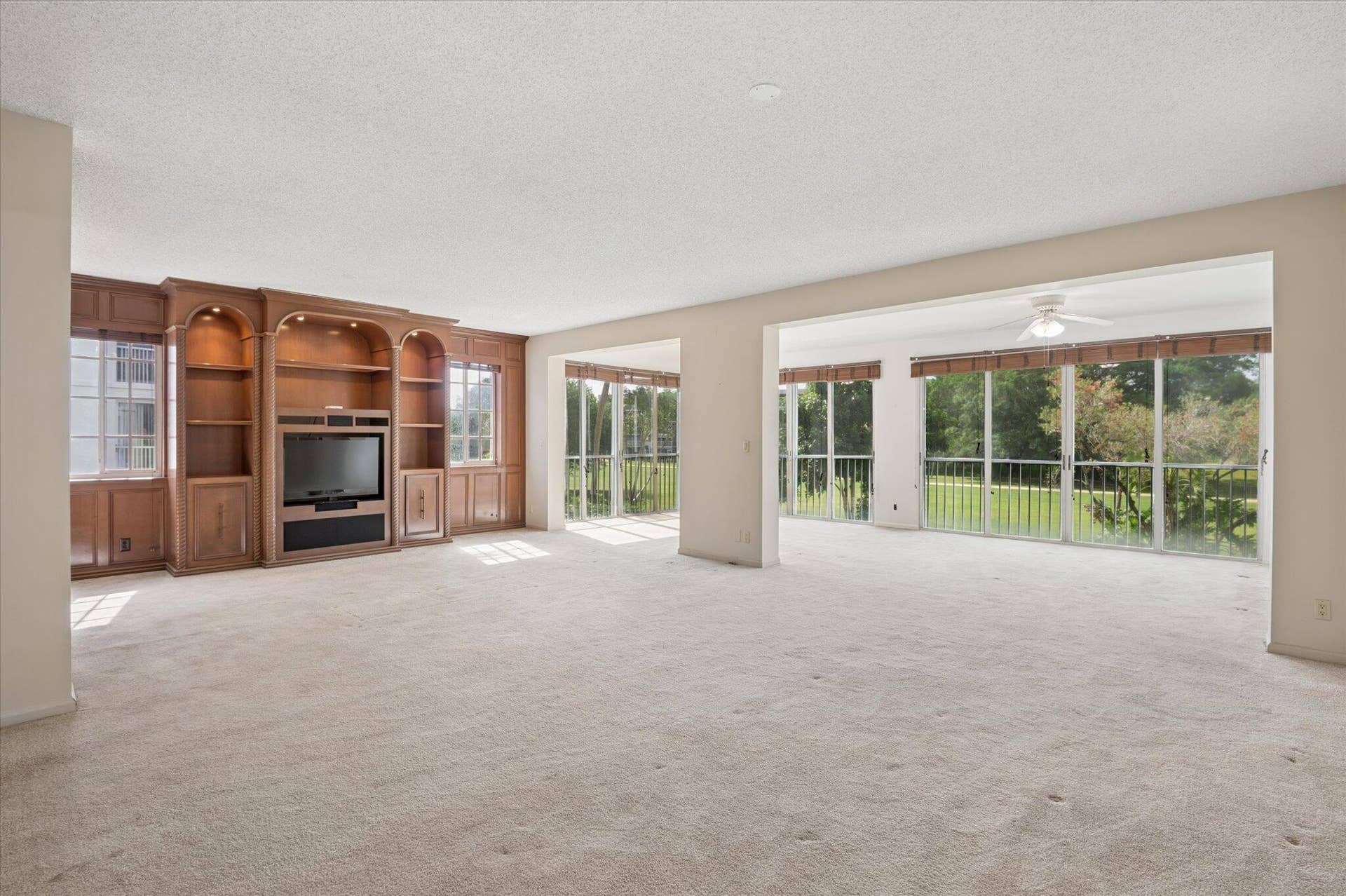02-Cowan_Bounahra-4112 W Palm Aire Dr #1