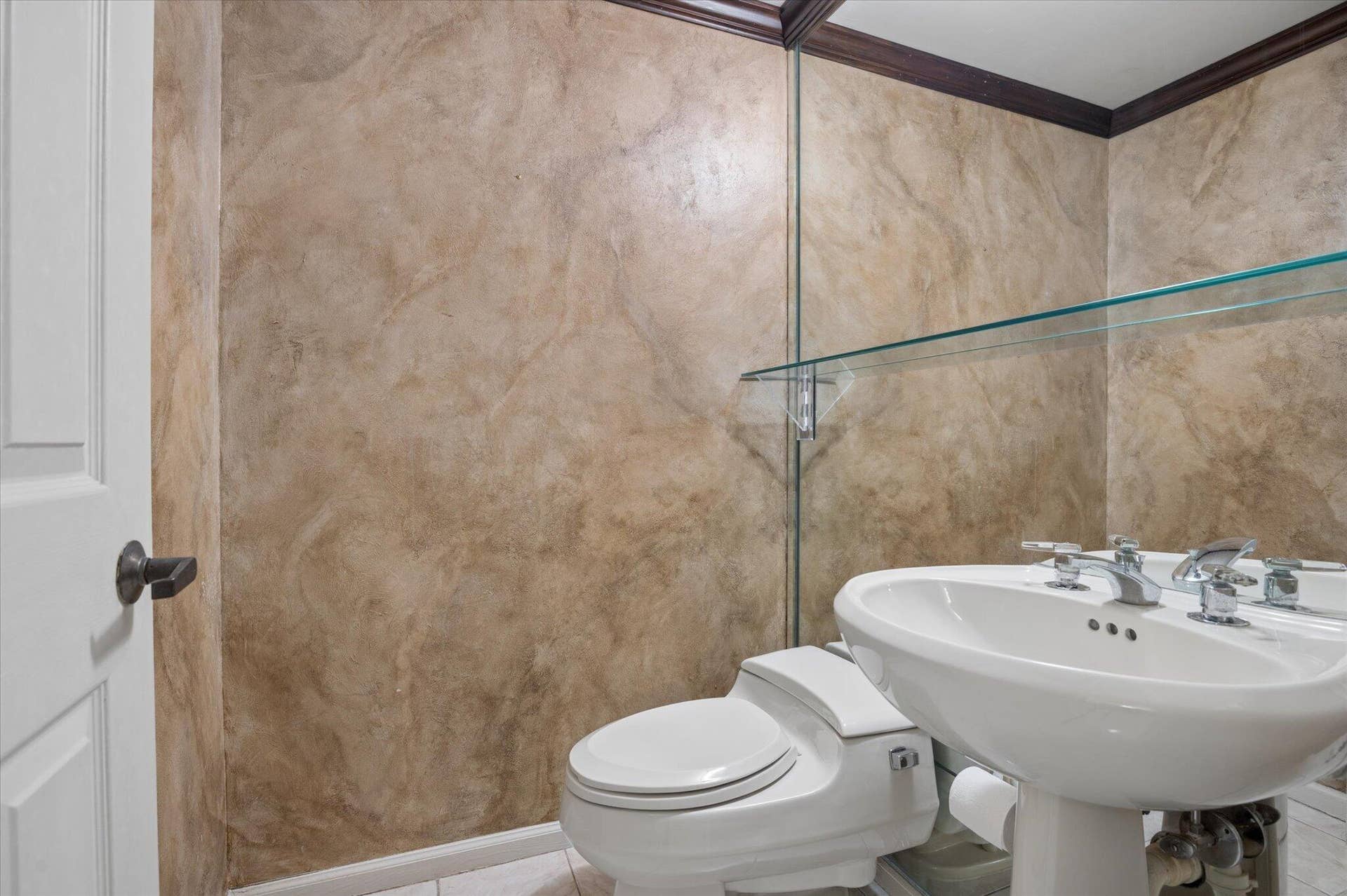 19-Cowan_Bounahra-4112 W Palm Aire Dr #1