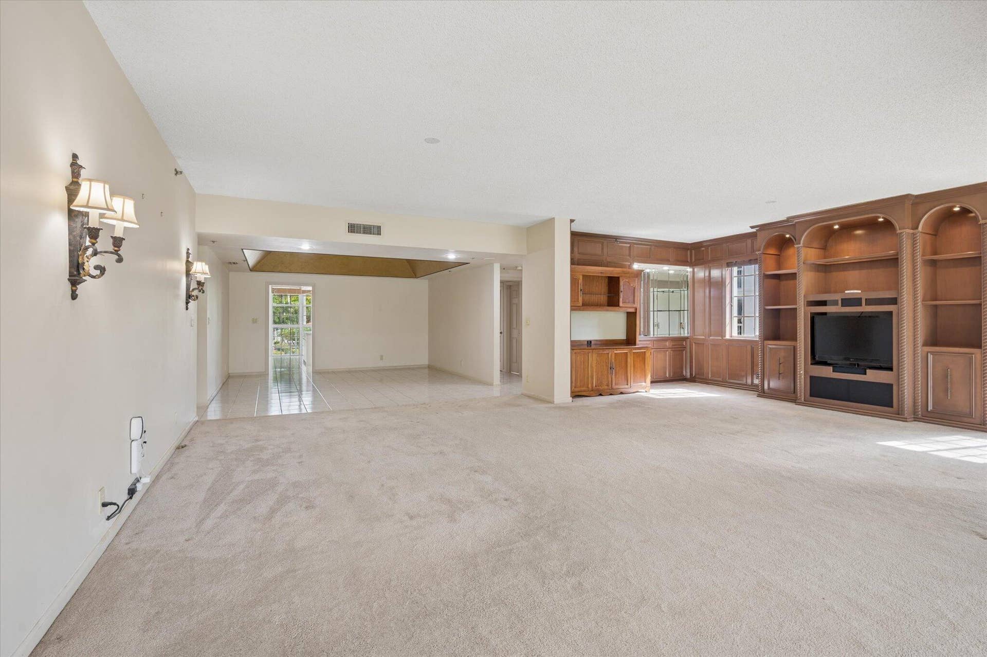 04-Cowan_Bounahra-4112 W Palm Aire Dr #1