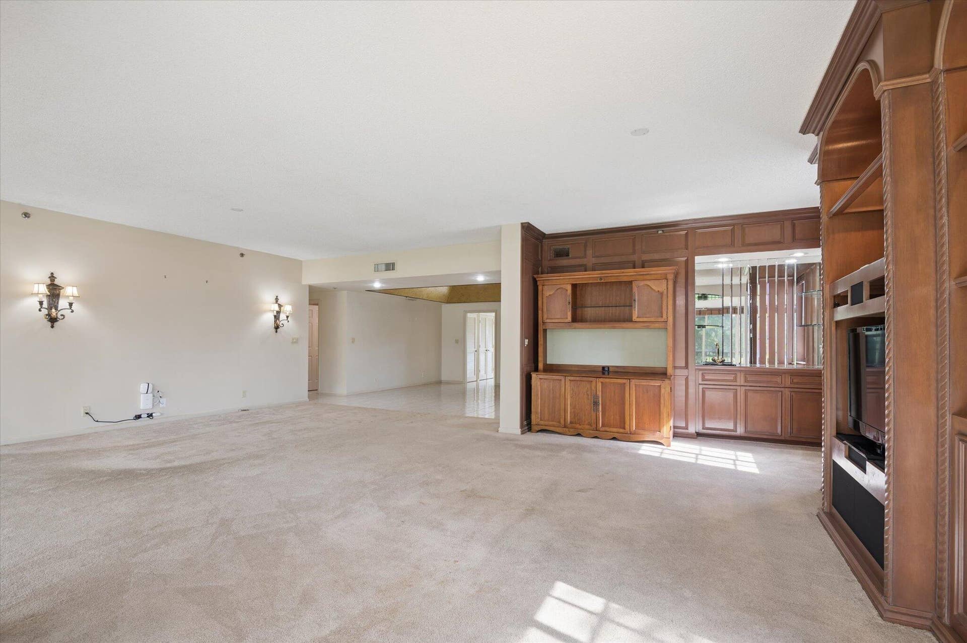 03-Cowan_Bounahra-4112 W Palm Aire Dr #1