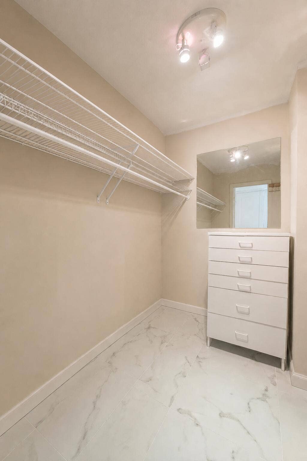 1160 N Federal Highway, #215, Fort Lauderdale, Fort Lauderdale, FL 33304 DA1E1388-6D44-4F5D-B4E5-53D125AC5655