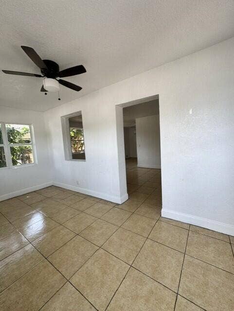 554 W 1st Street, Riviera Beach, FL 33404 1b349cd3-0343-41b9-b316-f03202493c25