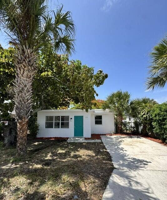 554 W 1st Street, Riviera Beach, FL 33404 977c752d-136e-43e6-b806-508bbde9510c