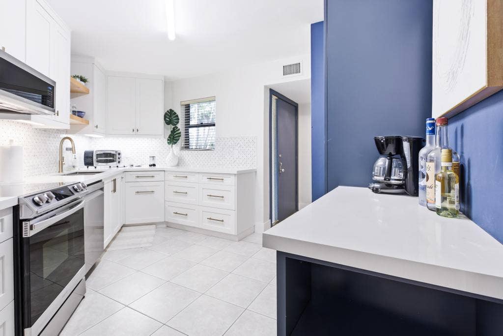 CUSTOM KITCHEN