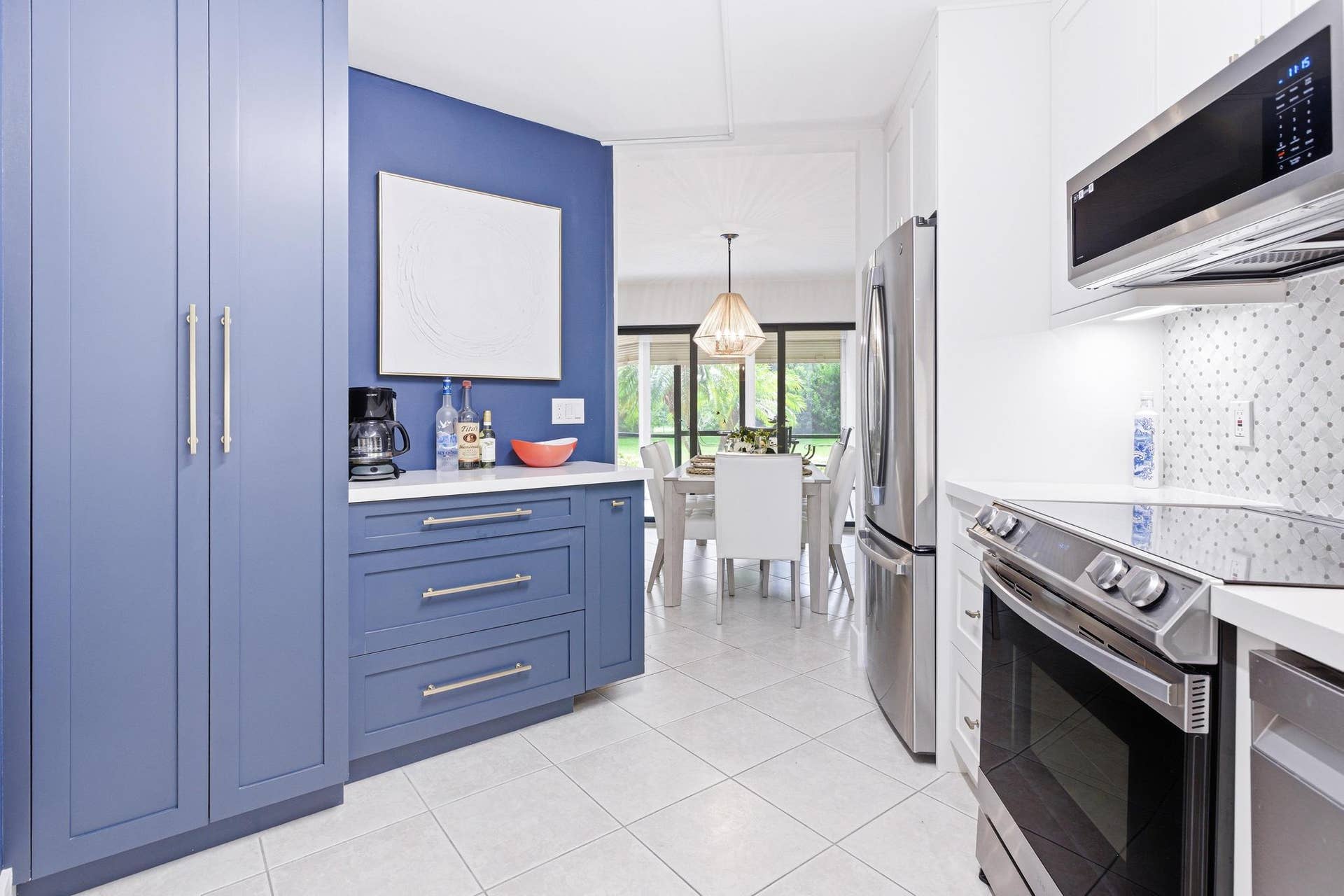 CUSTOM KITCHEN