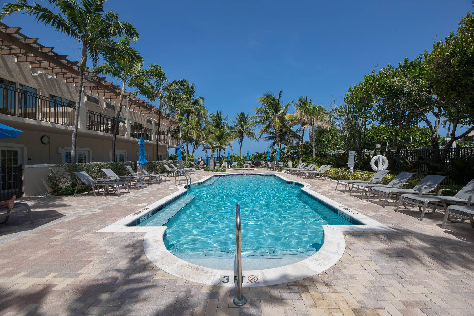 2001 N Ocean Boulevard, #Apt 1201, Fort Lauderdale, FL 33305 Main Pool
