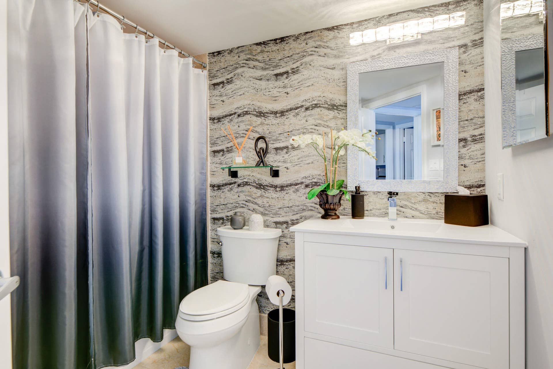 2001 N Ocean Boulevard, #Apt 1201, Fort Lauderdale, FL 33305 2nd bedroom bathroom