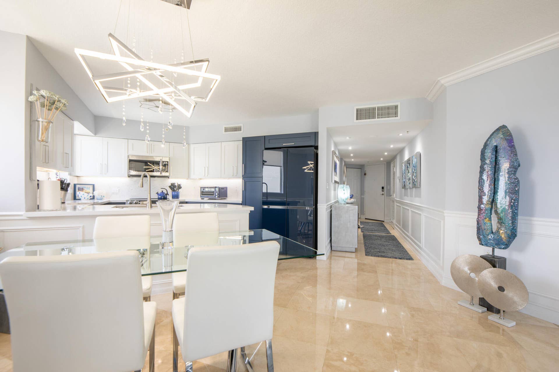 2001 N Ocean Boulevard, #Apt 1201, Fort Lauderdale, FL 33305 Kitchen/dining room