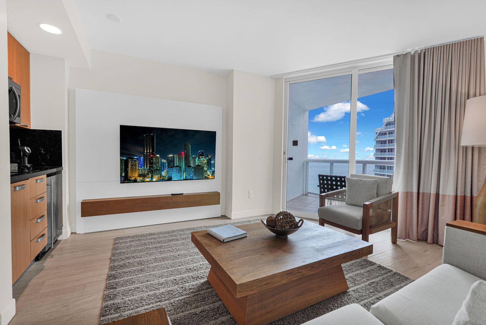 505 N Fort Lauderdale Beach Boulevard, #1403, Fort Lauderdale, FL 33304 40-web-or-mls-DSC07294