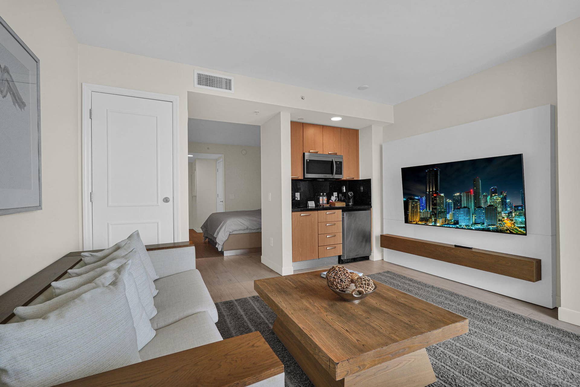 505 N Fort Lauderdale Beach Boulevard, #1403, Fort Lauderdale, FL 33304 17-web-or-mls-DSC07168