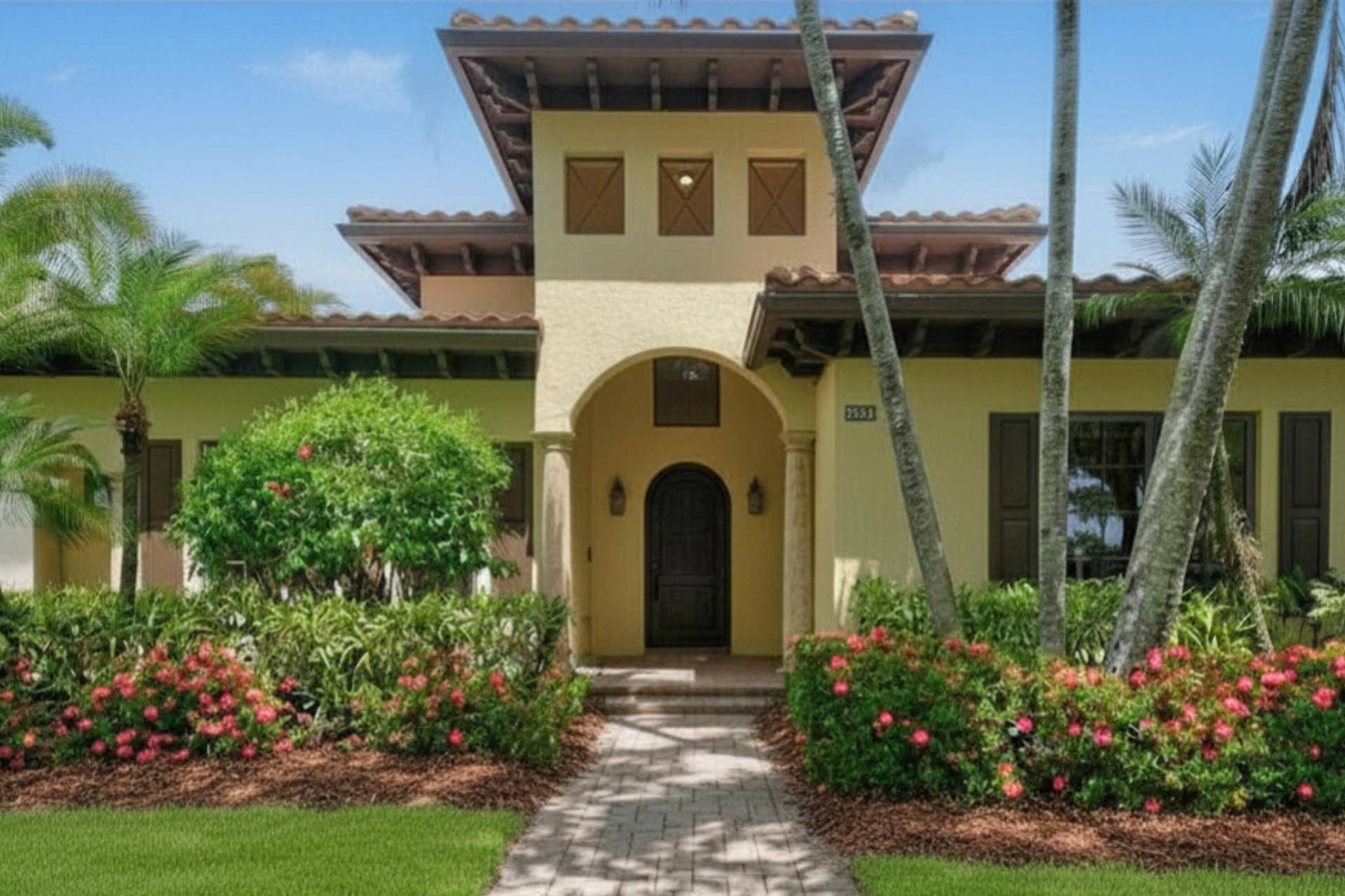 147 Segovia Way, Jupiter, FL 33458 Remove White Borders by Resizing Image