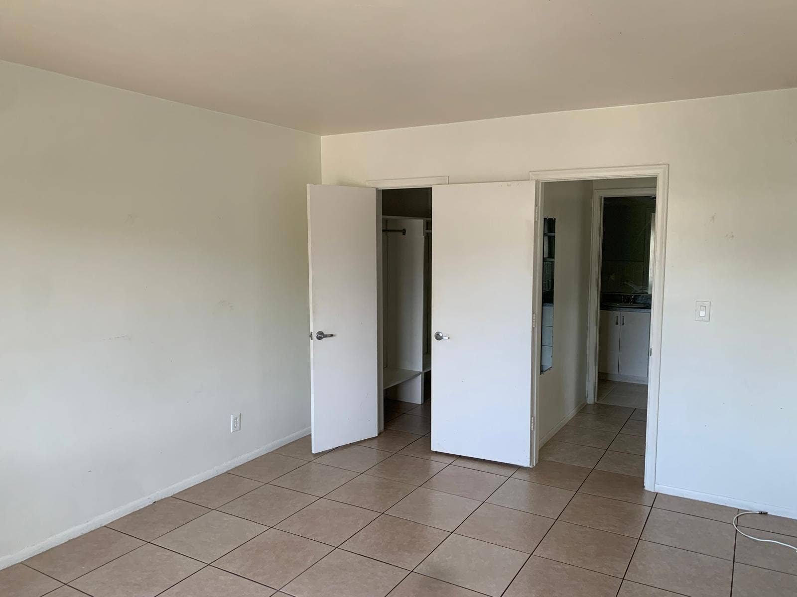 2624 NE 32nd Street, #104, Fort Lauderdale, Fort Lauderdale, FL 33306 PHOTO-2026-05-27-21-30-53_3