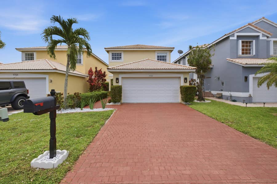 Property photo for 9768 NW 1st Manor, Coral Springs, FL