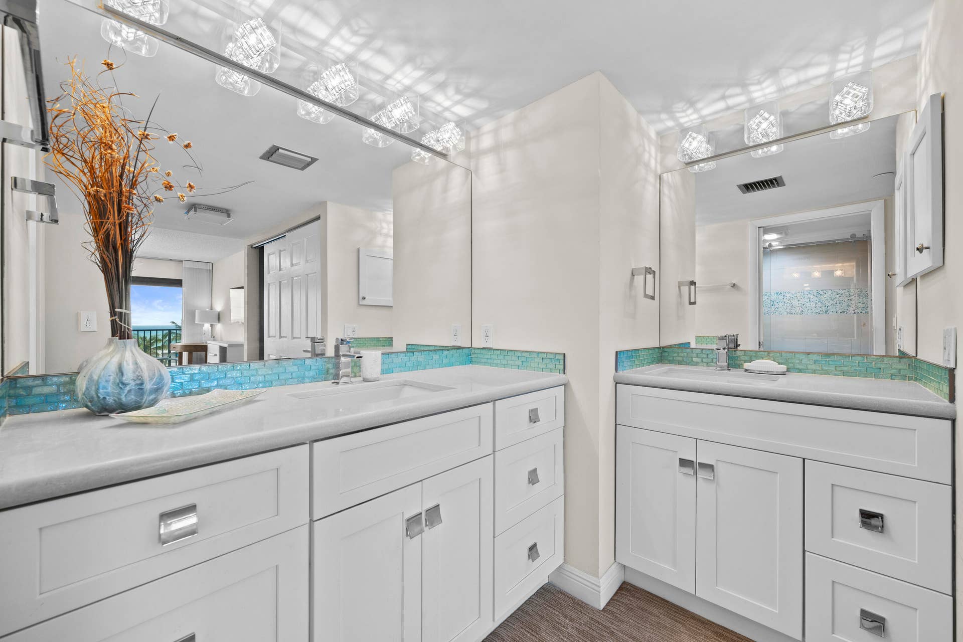 Luxe Double Vanity Bath