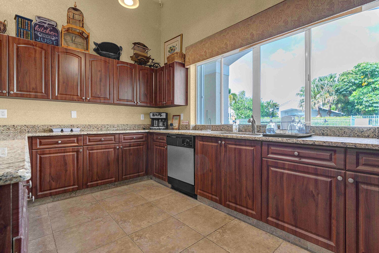 22925 Sterling Lakes Drive, Boca Raton, FL 33433 Kitchen