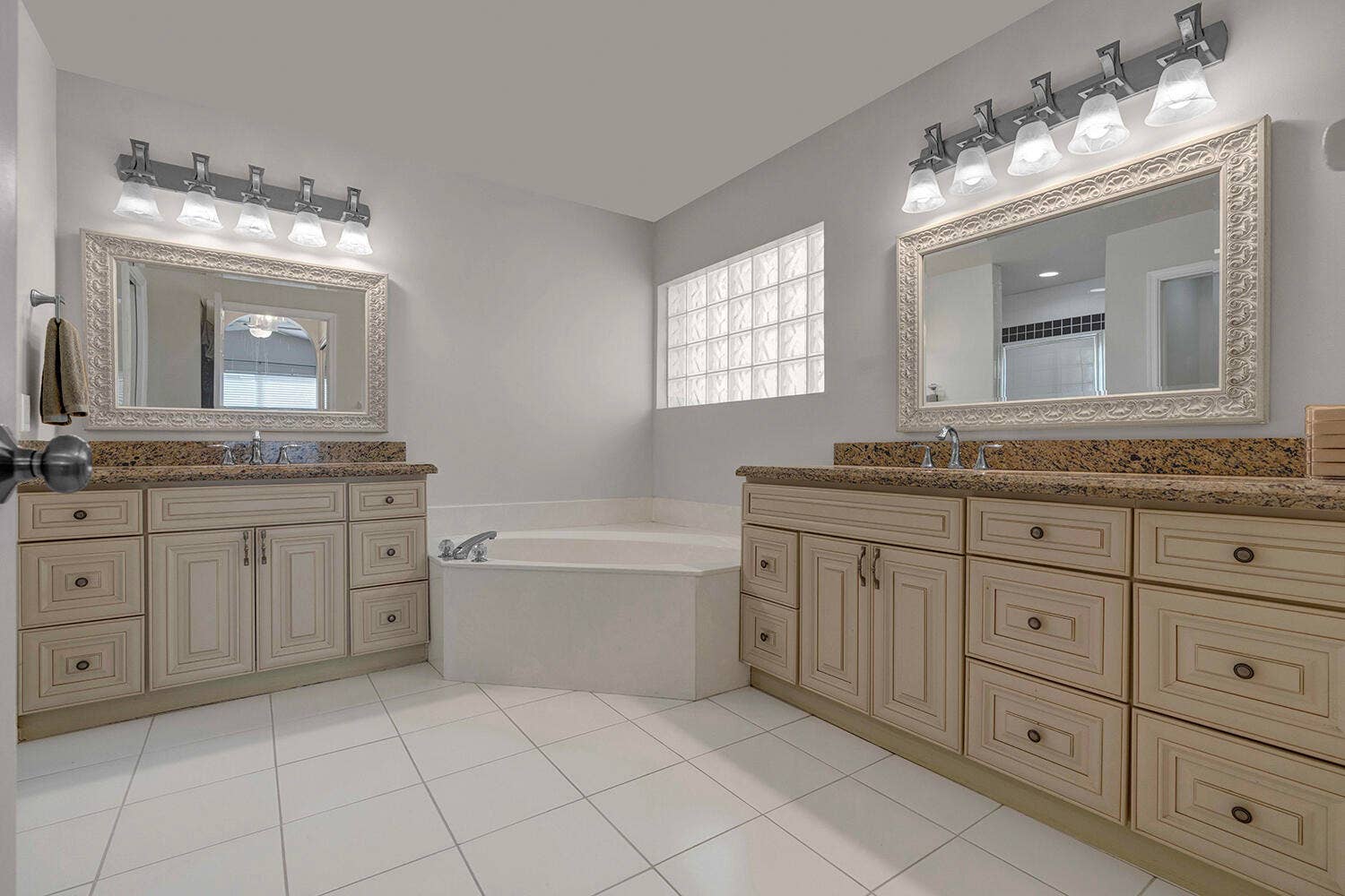 22925 Sterling Lakes Drive, Boca Raton, FL 33433 Primary Bathroom