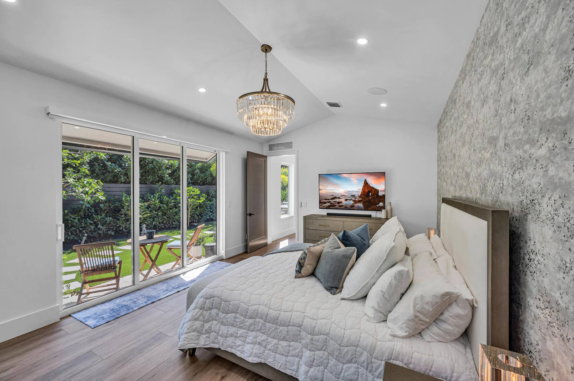 618 NE 15th Avenue, Fort Lauderdale, FL 33304 618 NE 15th AVE-45