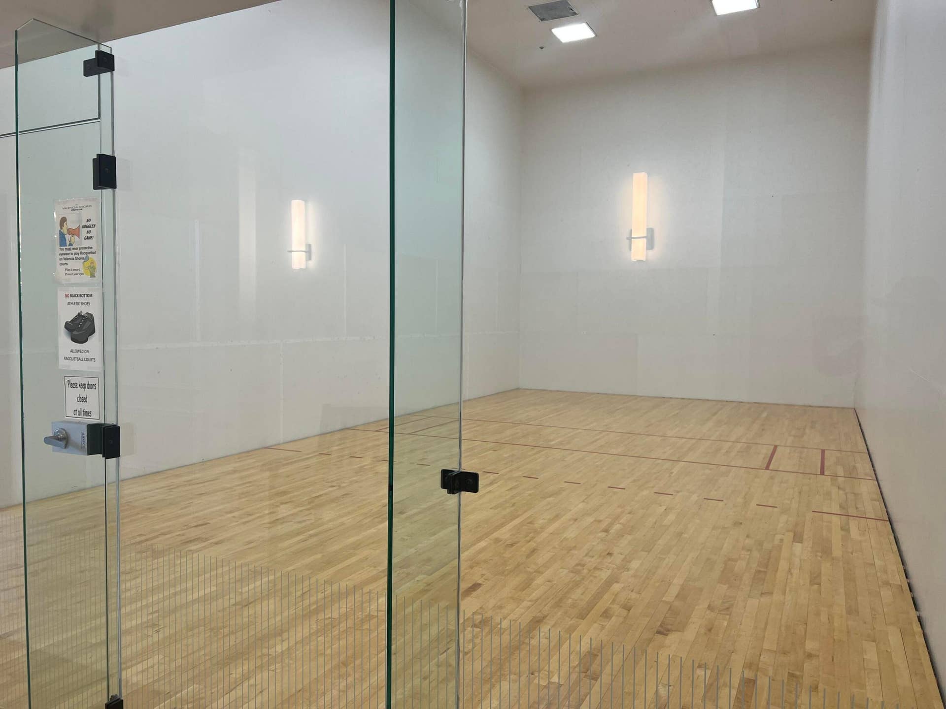 8218 La Jolla Vista Lane, Lake Worth, FL 33467 2 indoor racquetball CRTs