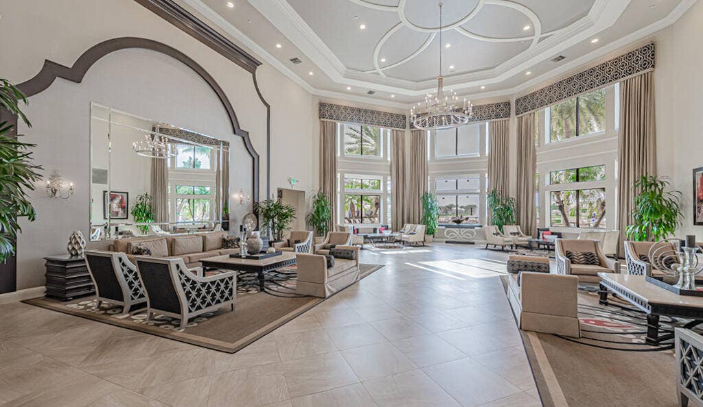 8218 La Jolla Vista Lane, Lake Worth, FL 33467 Social hall meet friends!