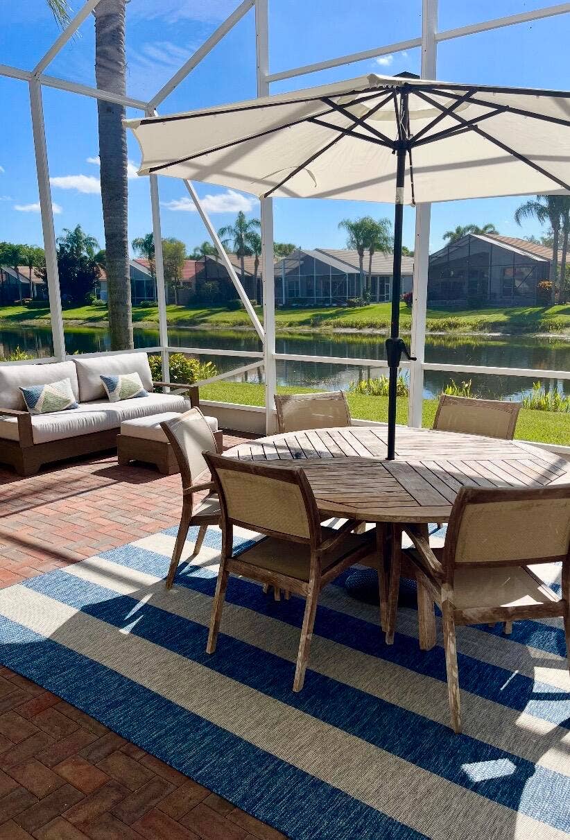 8218 La Jolla Vista Lane, Lake Worth, FL 33467 sneak peak of lanai, views