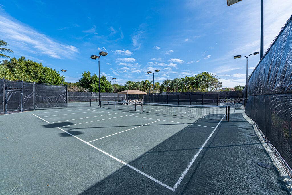 8218 La Jolla Vista Lane, Lake Worth, FL 33467 6 pickleball crts