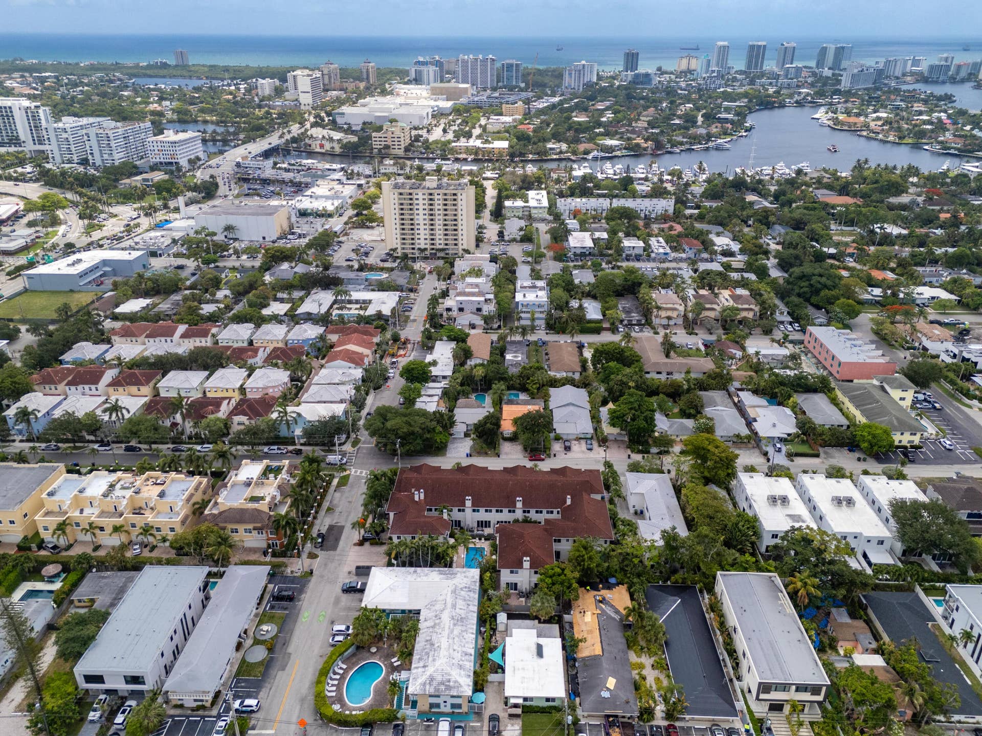 835 NE 17th Way, Fort Lauderdale, FL 33304 Close to downtown and Fort Lauderdale Beach
