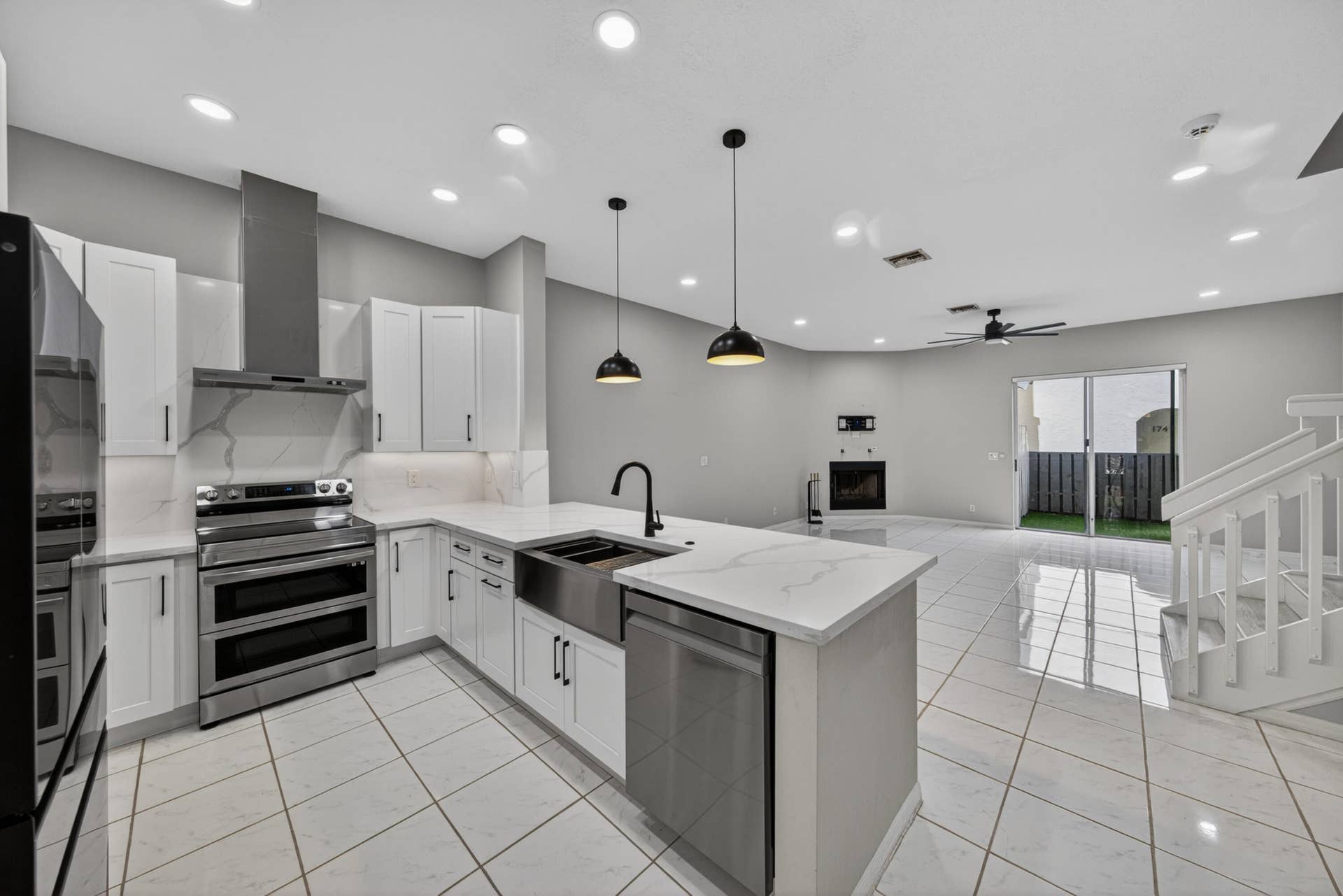 835 NE 17th Way, Fort Lauderdale, FL 33304 Open floor plan!