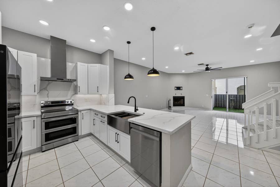 Property photo for 835 NE 17th Way, Fort Lauderdale, FL