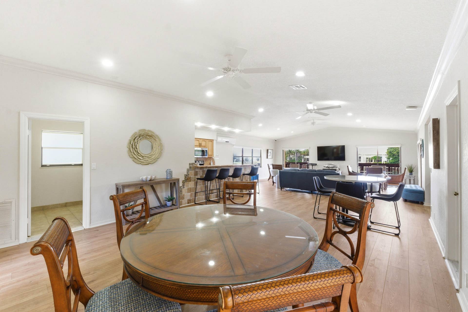 1167 Hillsboro Mile, #707, Hillsboro Beach, FL 33062 Clubhouse