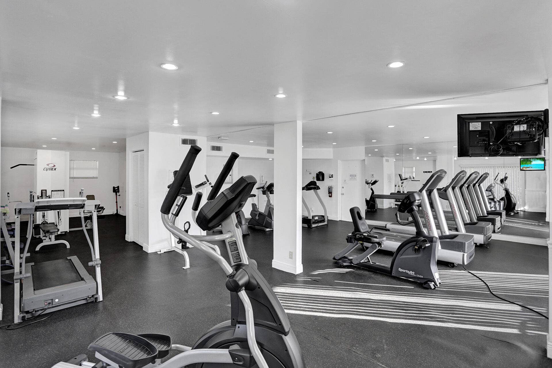 1167 Hillsboro Mile, #707, Hillsboro Beach, FL 33062 Gym