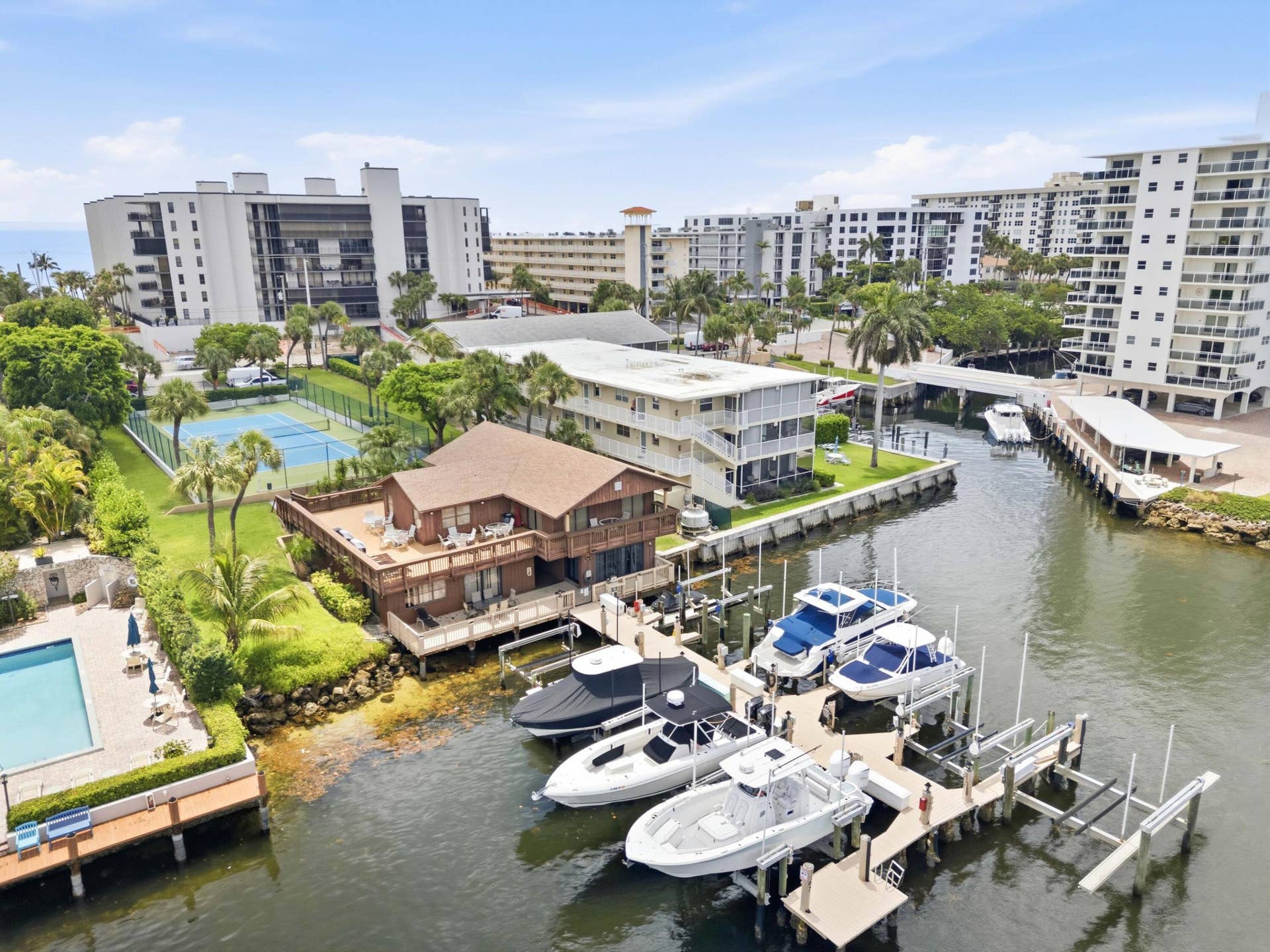 1167 Hillsboro Mile, #707, Hillsboro Beach, FL 33062 Clubhouse and dock