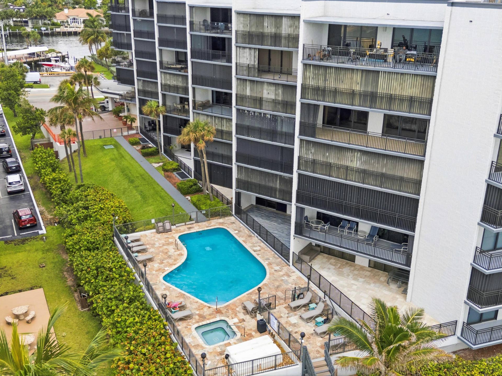 1167 Hillsboro Mile, #707, Hillsboro Beach, FL 33062 Pool