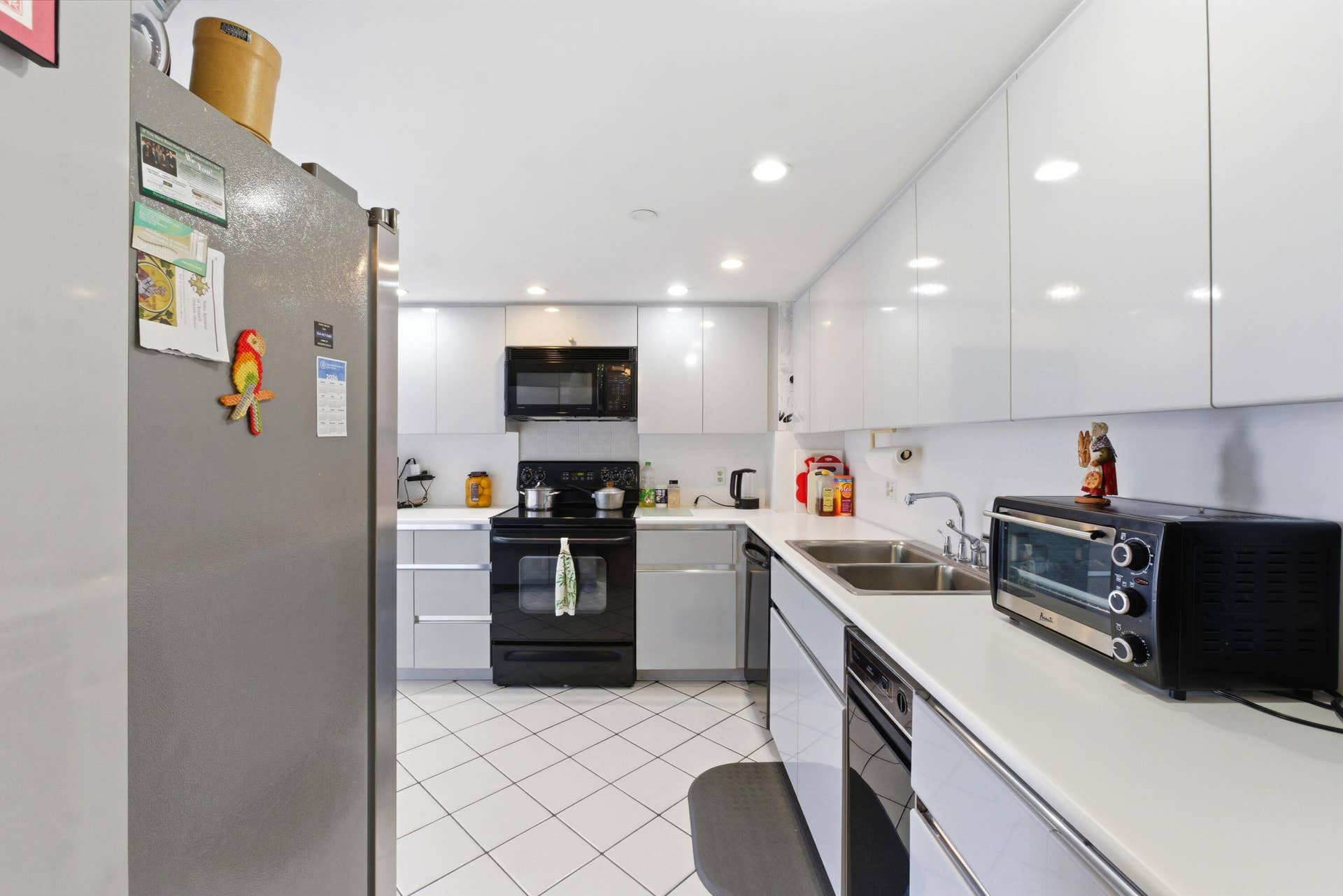 1167 Hillsboro Mile, #707, Hillsboro Beach, FL 33062 Kitchen
