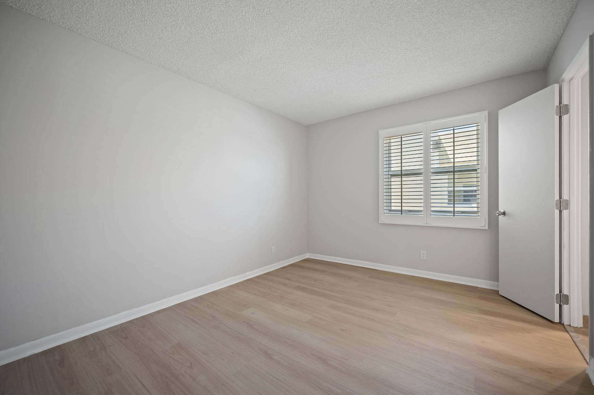 900 NE 18th Avenue, #1406-1407, Fort Lauderdale, FL 33304 Units PH 1406 & PH 1407 are being sold together for $565,000. Unit 1407 2nd bedroom.