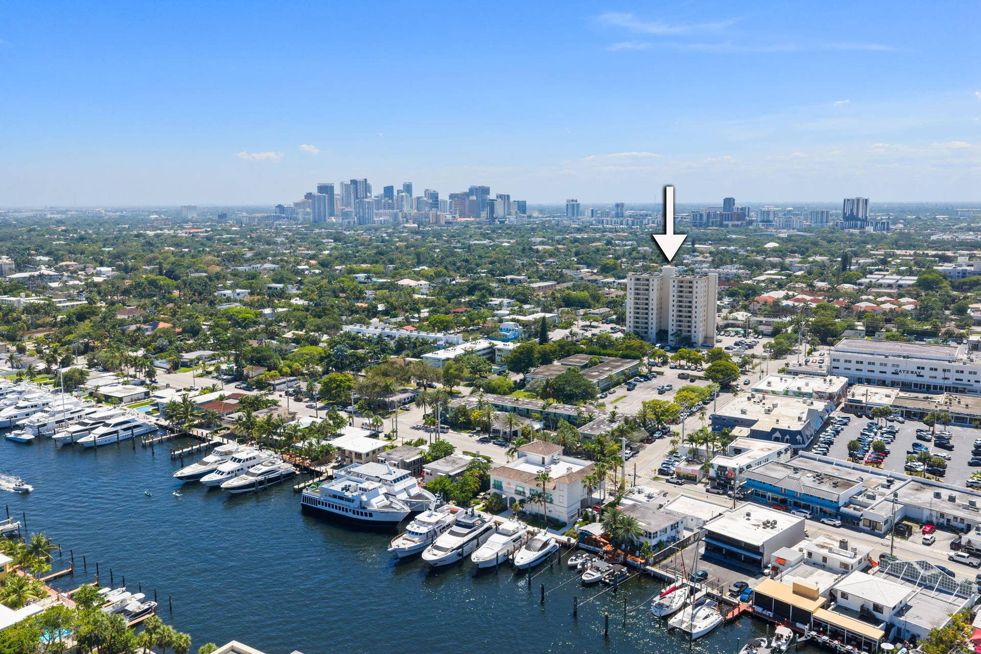 900 NE 18th Avenue, #1406-1407, Fort Lauderdale, FL 33304 Units PH 1406 & PH 1407 are being sold together for $565,000. Watch boats parade by daily.