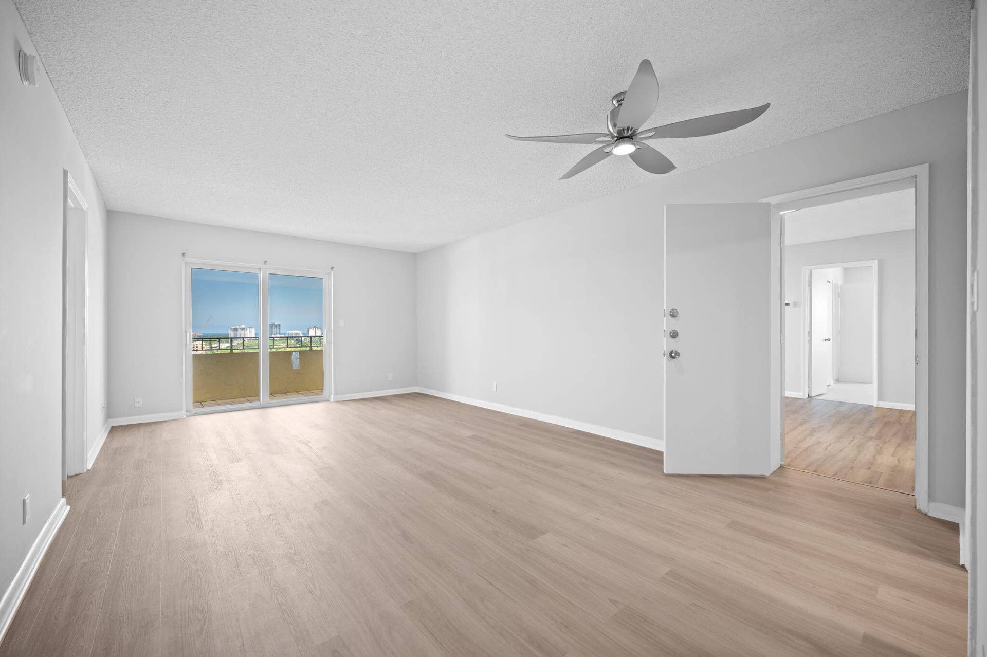 900 NE 18th Avenue, #1406-1407, Fort Lauderdale, FL 33304 Units PH 1406 & PH 1407 are being sold together for $565,000. Unit 1407 adjoining door to 1406 and the balcony doors.