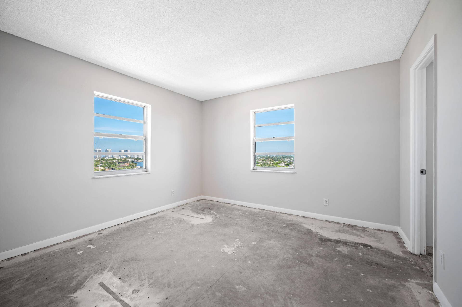 900 NE 18th Avenue, #1406-1407, Fort Lauderdale, FL 33304 Units PH 1406 & PH 1407 are being sold together for $565,000. Unit 1406 main bedroom.