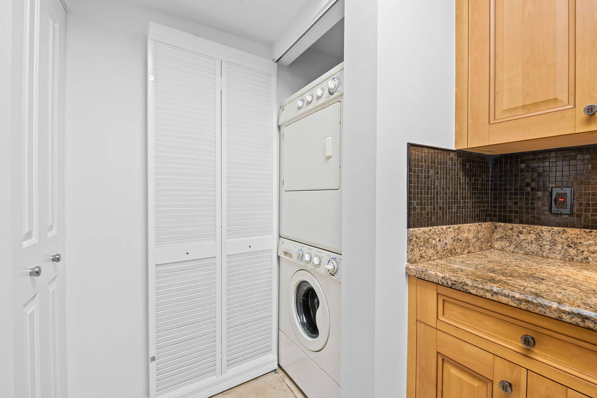 347 N New River Dr Drive E, #1202, Fort Lauderdale, FL 33301 13-web-or-mls-DSC_8488