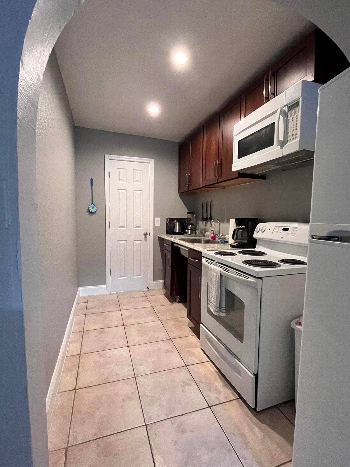 118 SW 12th Avenue, Delray Beach, FL 33444 Full Kitchen